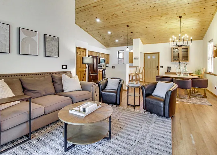 Holiday home Outdoor Oasis W/ Fire Pit & Grill! Torreon Escape Show Low