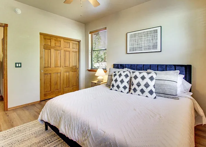 Outdoor Oasis W/ Fire Pit & Grill! Torreon Escape Holiday home
