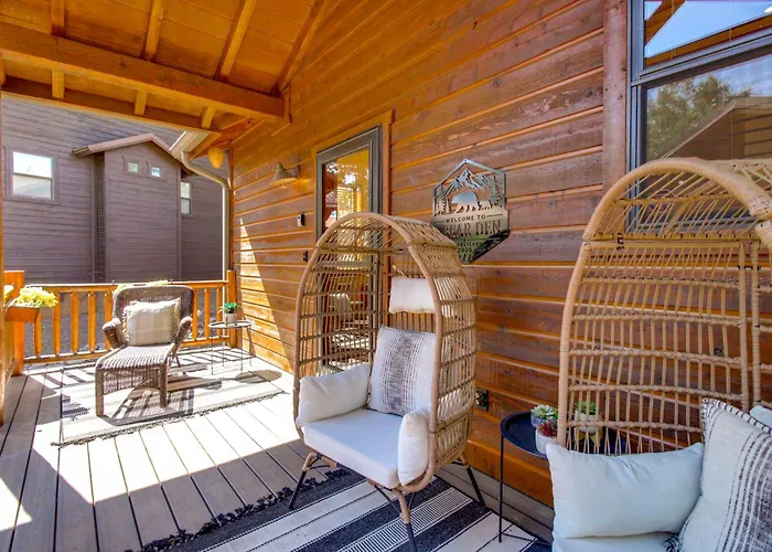 Outdoor Oasis W/ Fire Pit & Grill! Torreon Escape Holiday home Show Low
